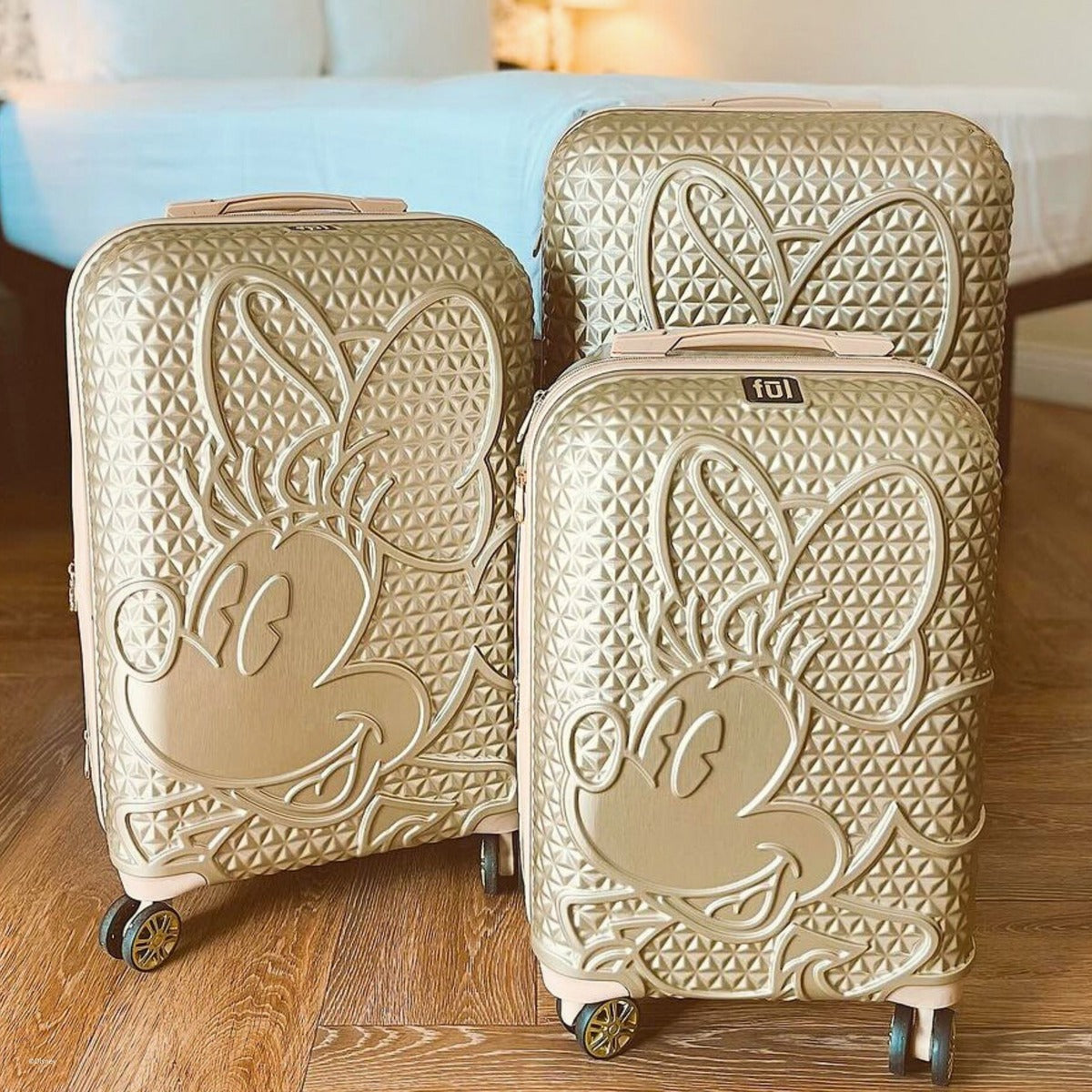 Disney Minnie Mouse Rolling Luggage 3 Piece Set Taupe