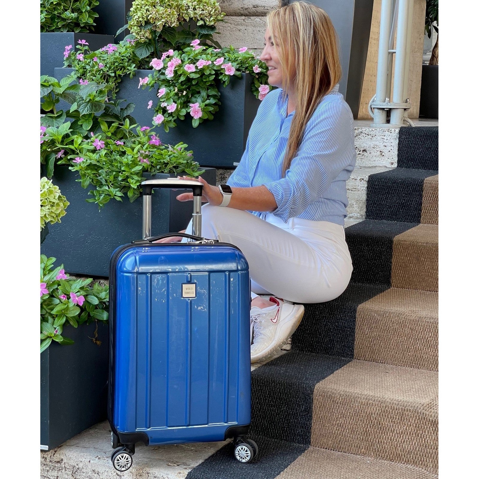 World Traveler Contour 20-Inch Carry-On Lightweight Polycarbonate Hardside Expandable Spinner Luggage with TSA Lock - Apple Green