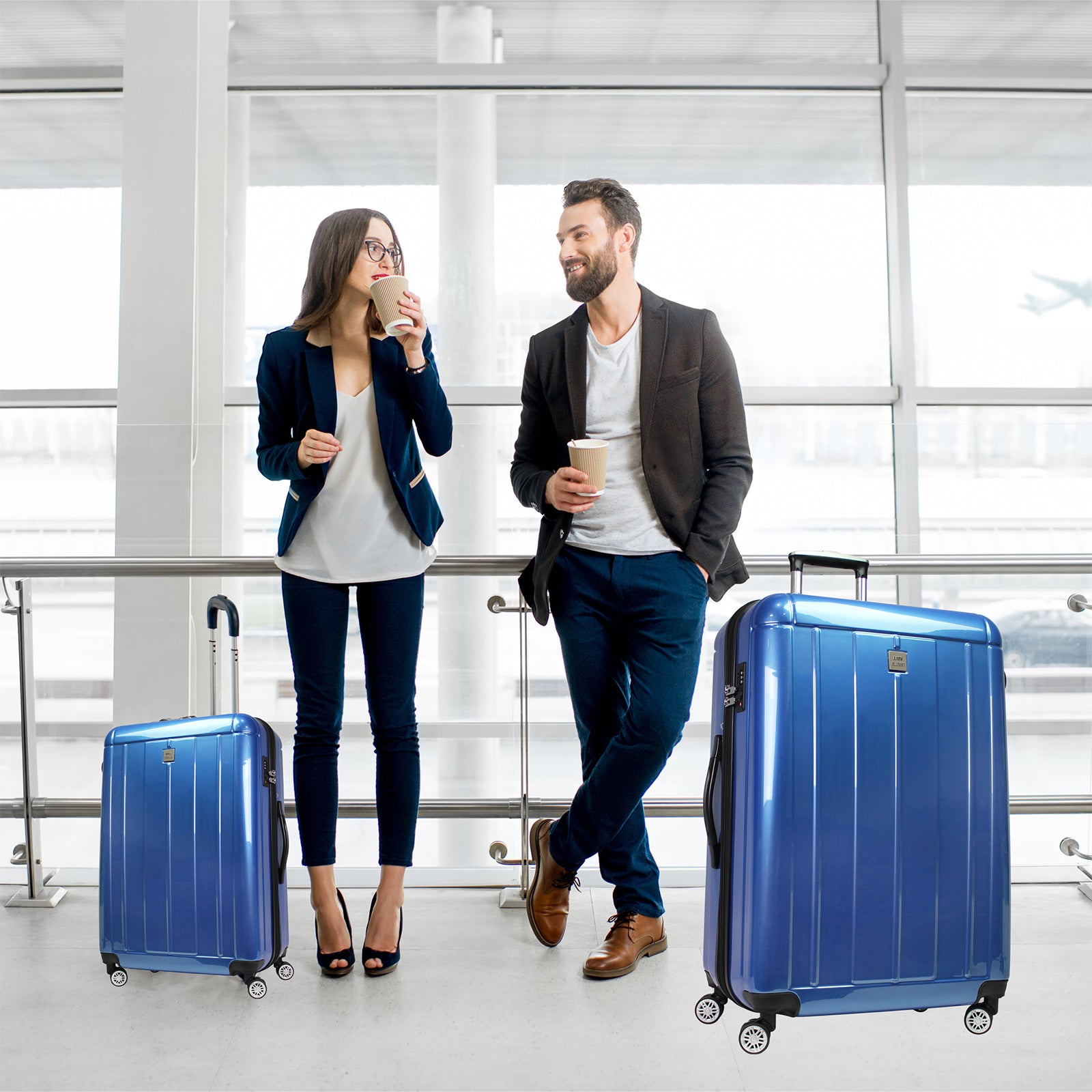 World Traveler Contour 2-Piece Lightweight Polycarbonate Hardside Expandable Spinner Luggage Set with TSA Lock - Apple Green (20" & 28")