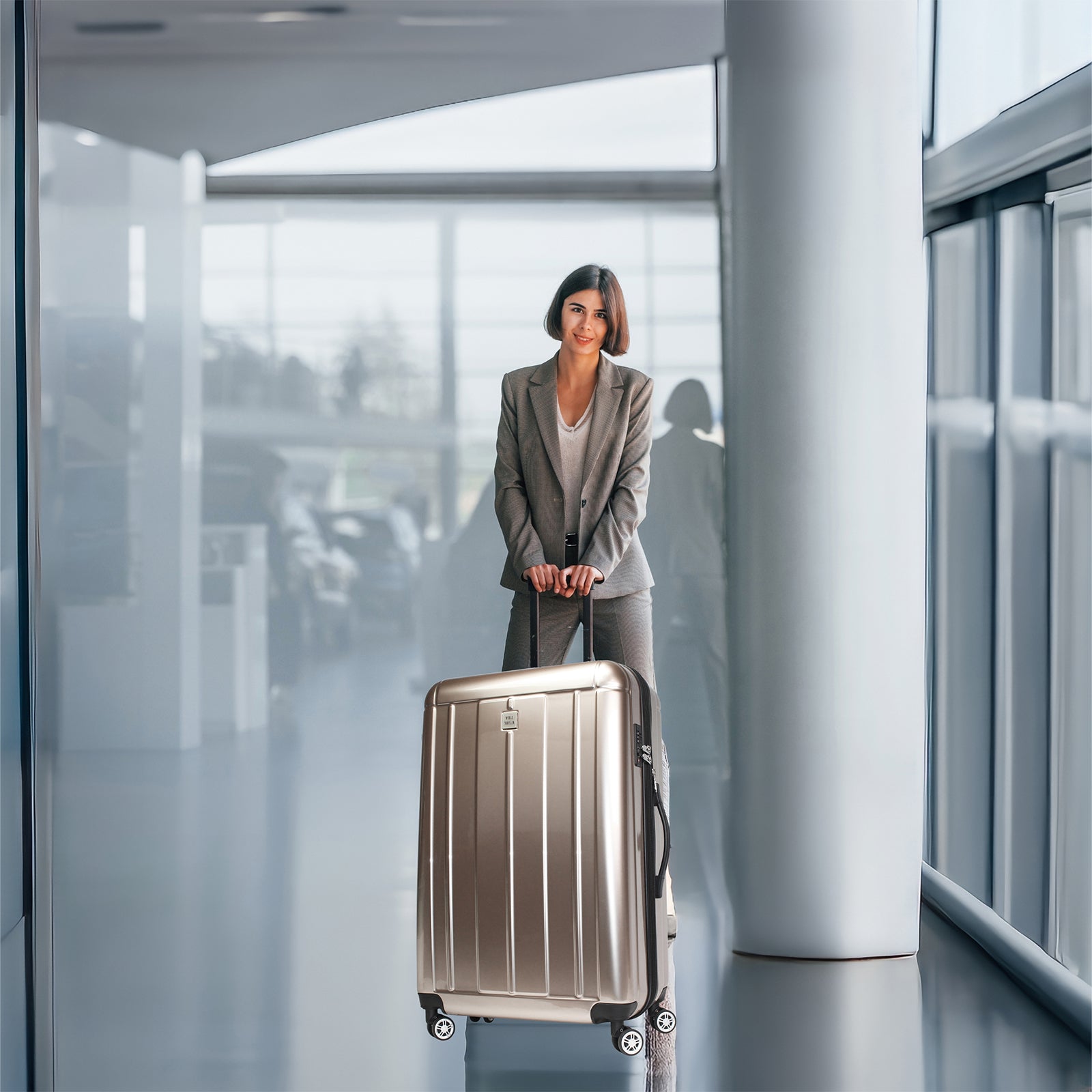 World Traveler Contour 24-Inch Lightweight Polycarbonate Hardside Expandable Spinner Luggage with TSA Lock - Apple Green